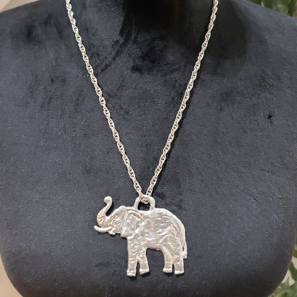 Women's Vintage Silver Tone Elephant Fashion Necklace